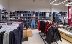 Top Apparel Exporters: Growth, Decline, and Strategic Shifts